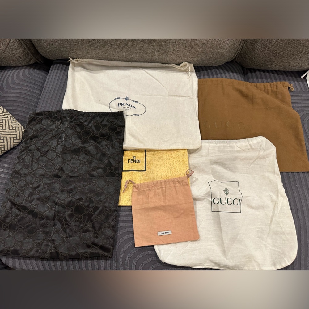 Bundle of dustbags (6)